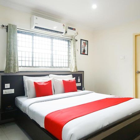 Madrasi Airport Hotel - Saibala Csennai Kültér fotó