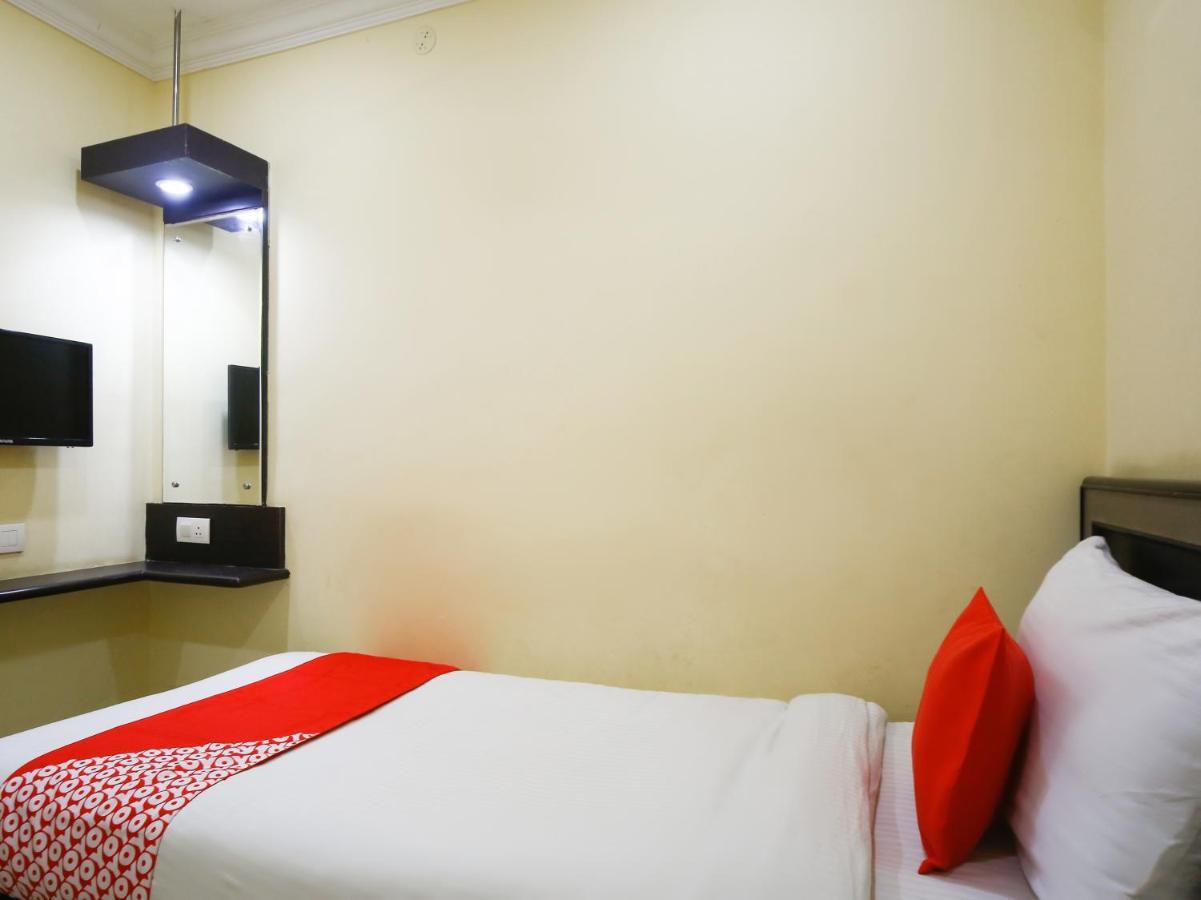 Madrasi Airport Hotel - Saibala Csennai Kültér fotó