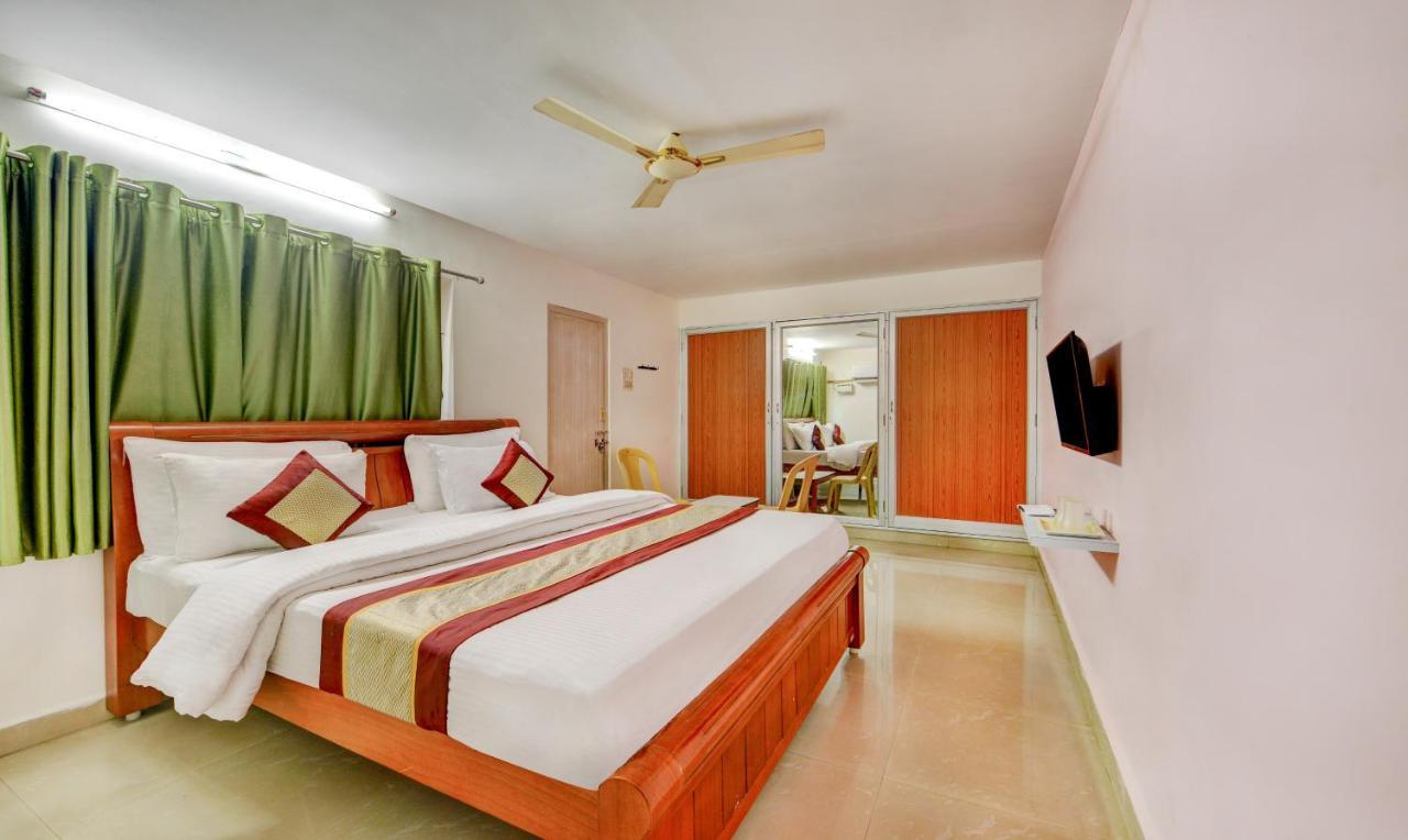 Madrasi Airport Hotel - Saibala Csennai Kültér fotó