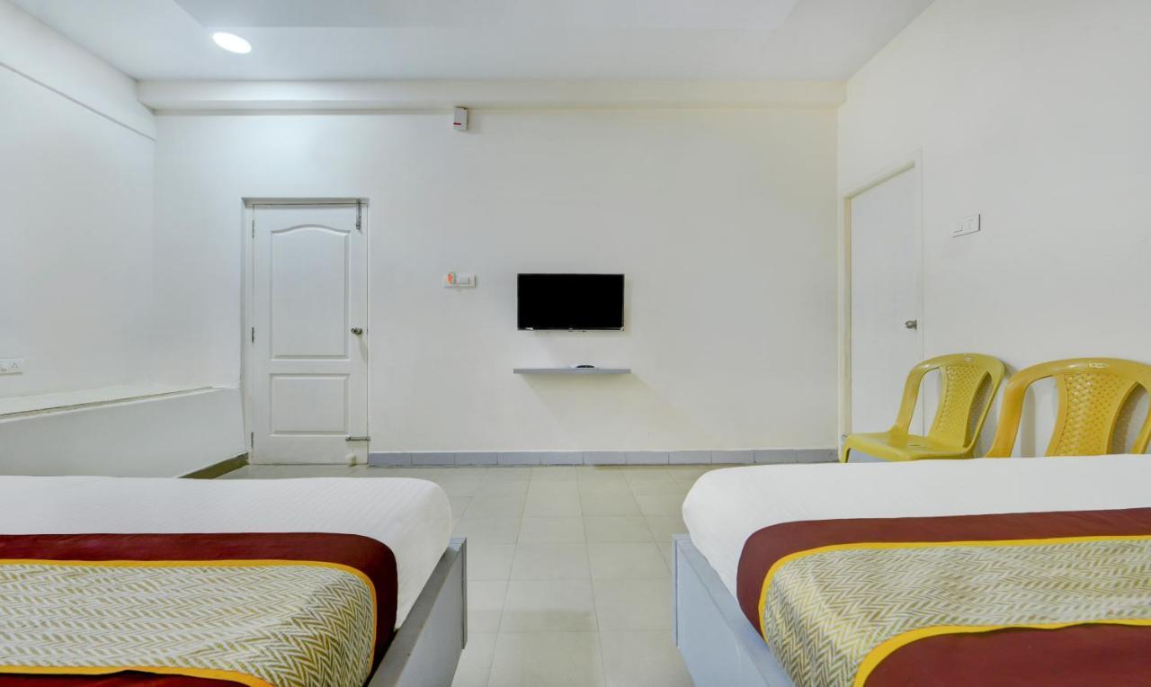 Madrasi Airport Hotel - Saibala Csennai Kültér fotó