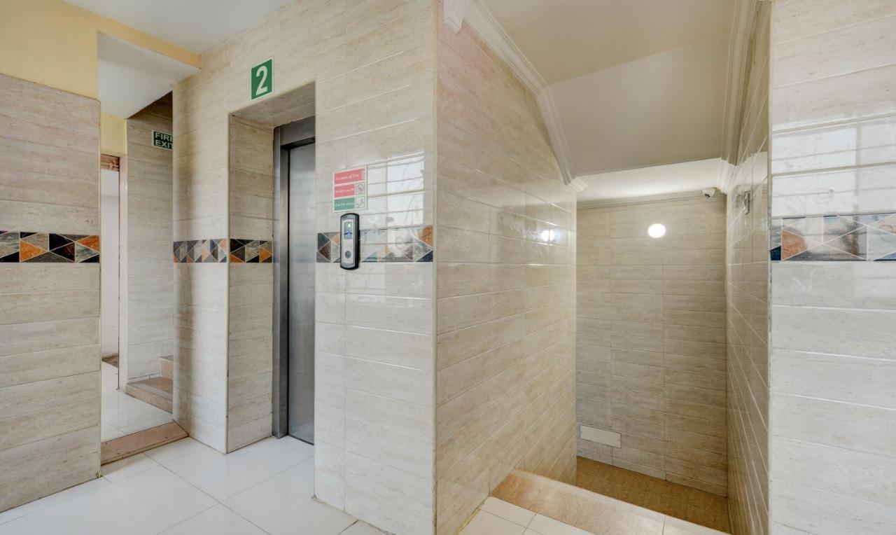 Madrasi Airport Hotel - Saibala Csennai Kültér fotó